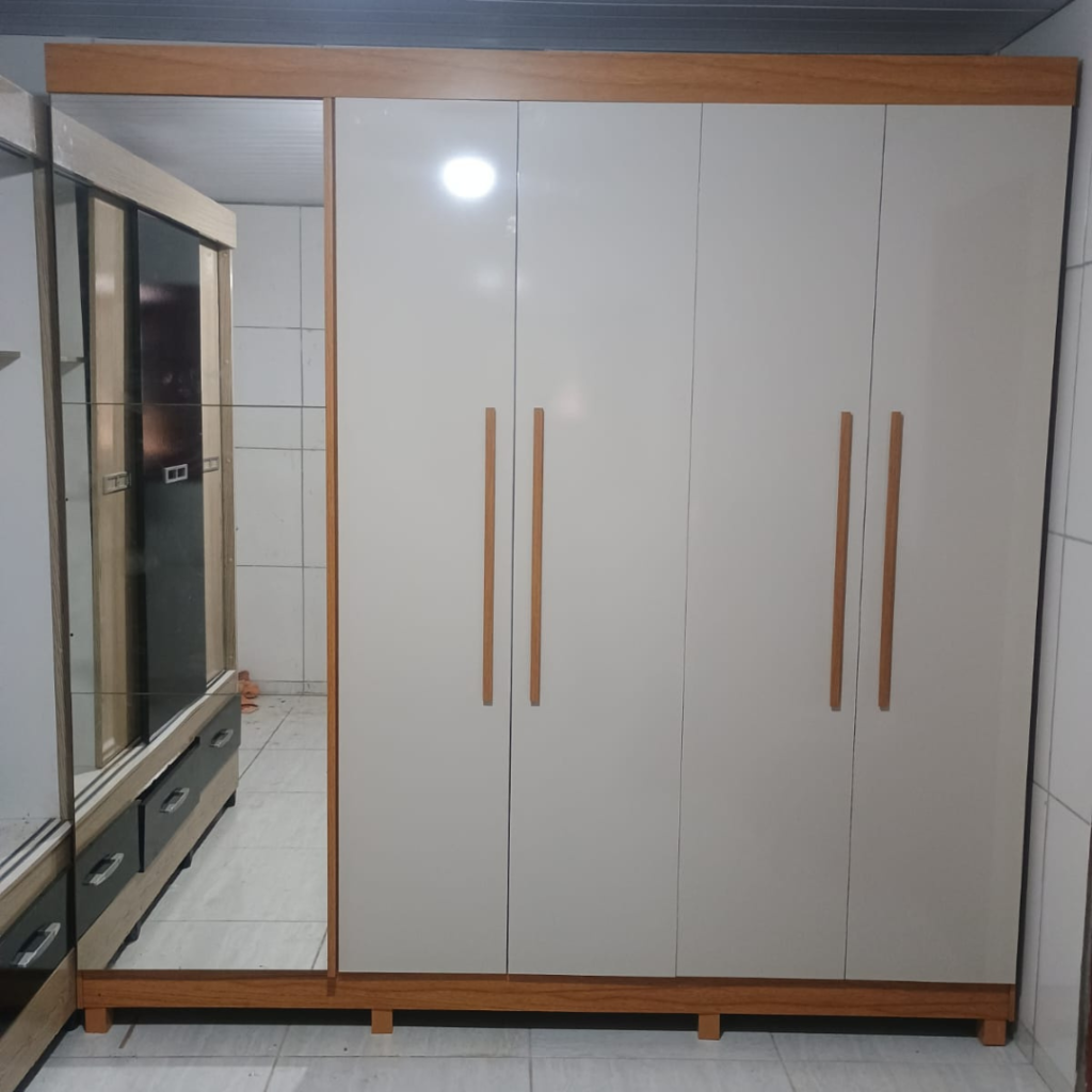 MONTAGEM DE GUARDA ROUPAS COM ESPELHO