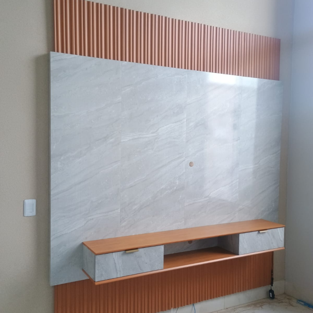 MONTAGEM DE PAINEL DE TV